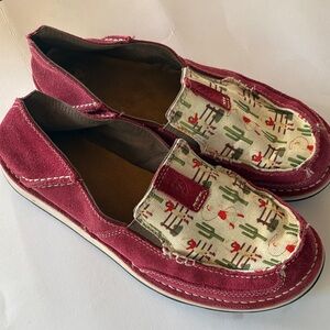 Ariat Women’s Cruiser. Cactus & Burgundy. Women’s 9.5